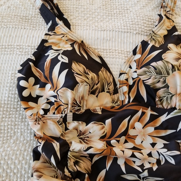 BIKINI BAY 1 Piece Ruched Brown/Black Swimsuit - Picture 3 of 10